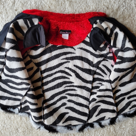 Cactus Flower red black and white zebra print fleece faux fur jacket size xl - Picture 10 of 10